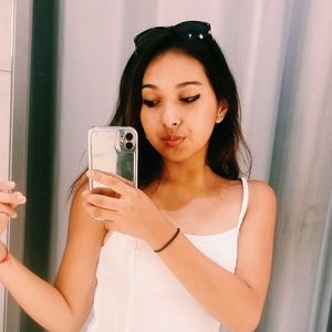 Meet your Posher, Casandra